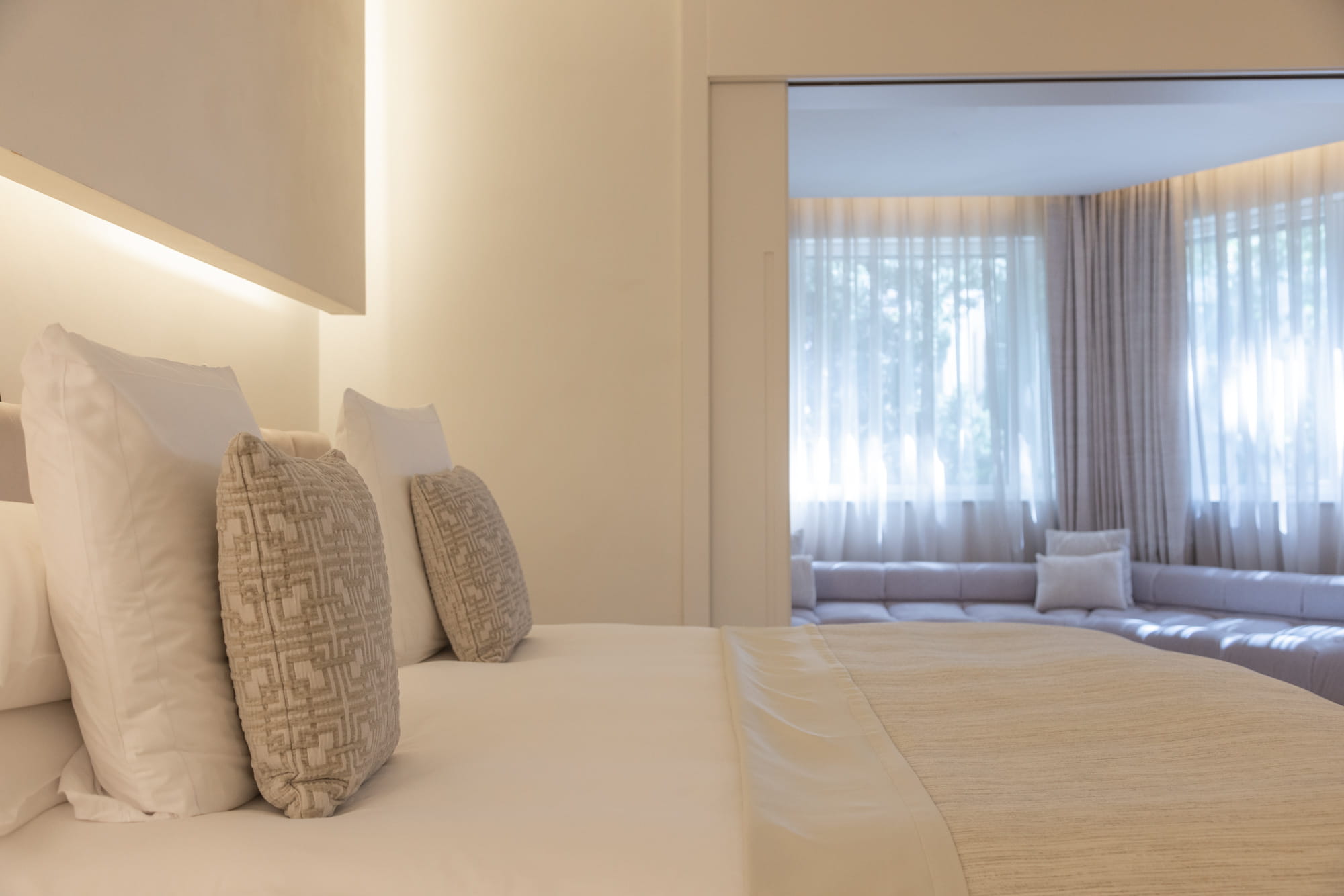 ÀBAC Hotel — Deluxe: Diseño contemporáneo con vistas al jardín del Tibidabo.